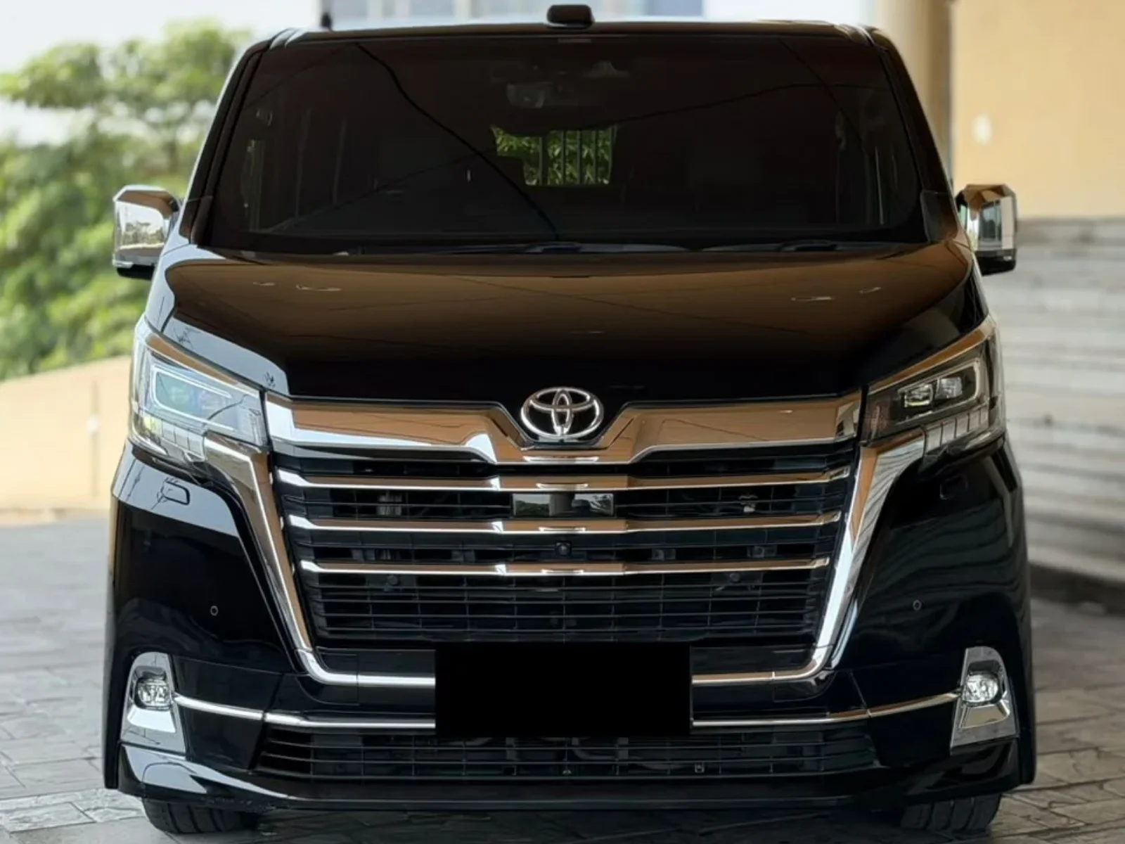 TOYOTA GRANACE PREMIUM 2023